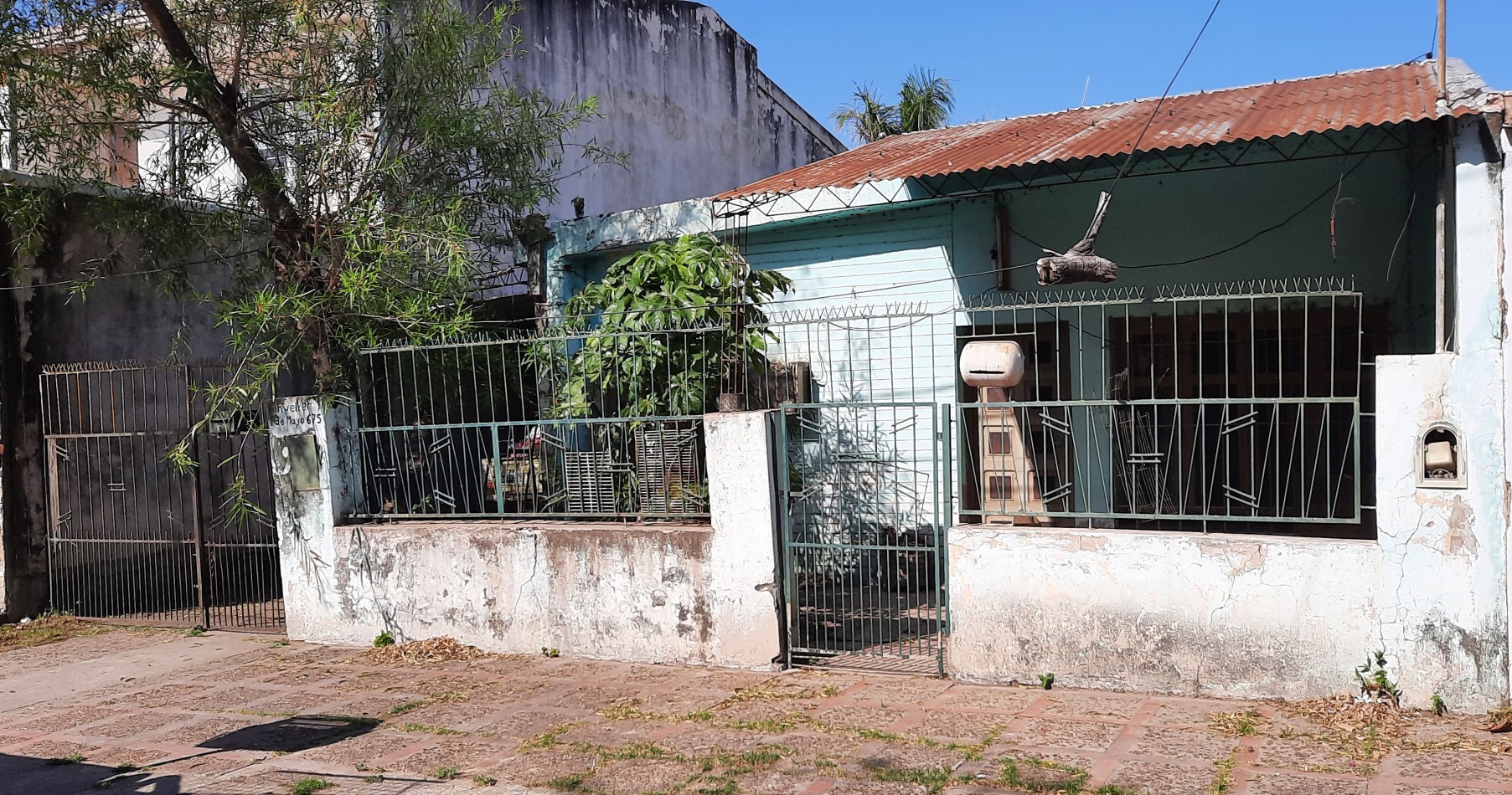 Casa a refaccionar con excelente terreno!! Zona Residecial!!