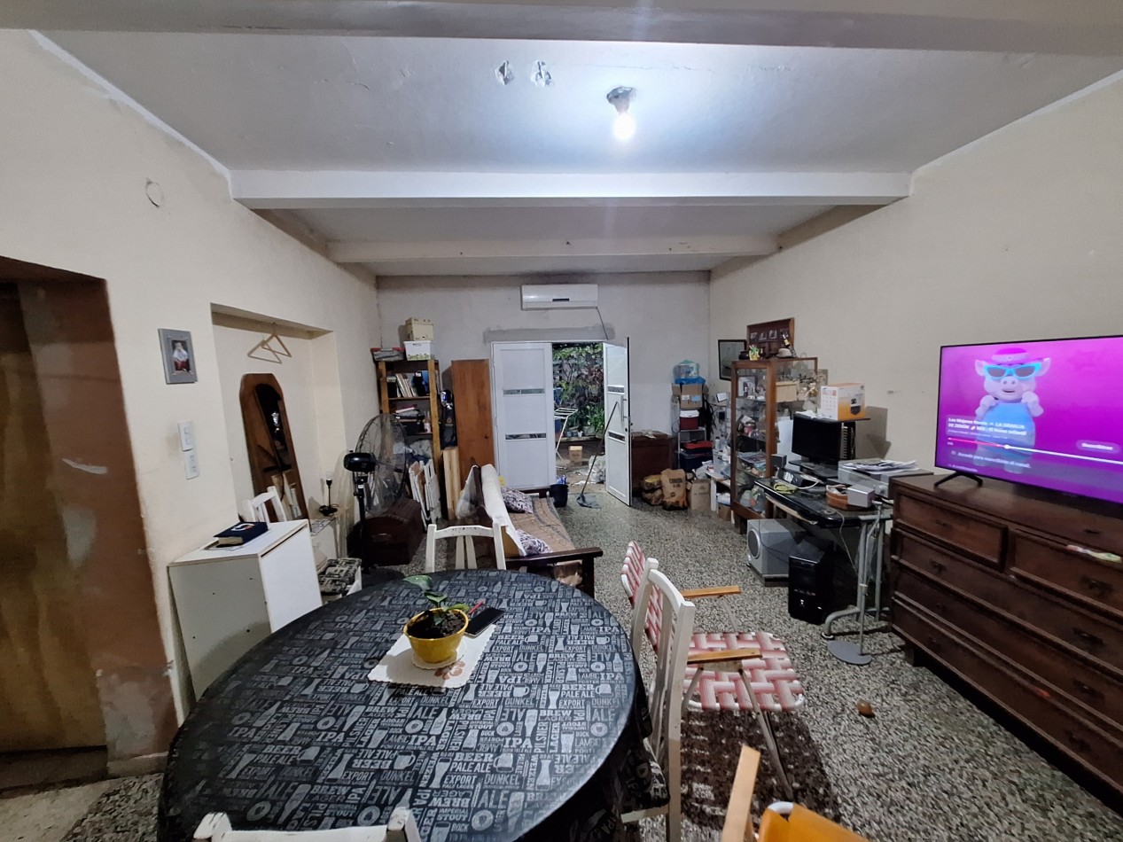 Amplia Casa + Departamento a solo 200mts de av. 9 de Julio  