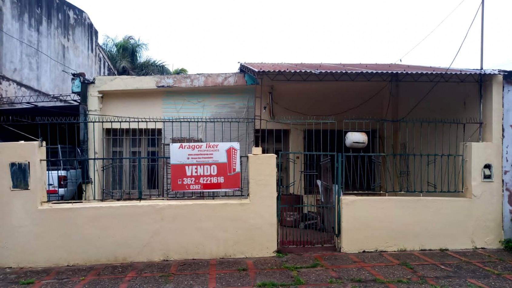 Casa a refaccionar con excelente terreno!! Zona Residecial!!