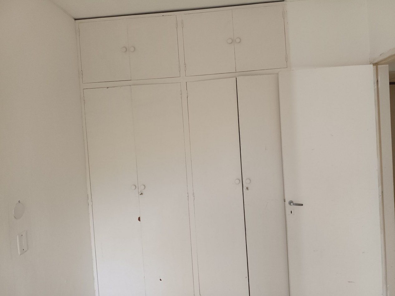Hermosa Casas Sobre Arturo Illia 1180
