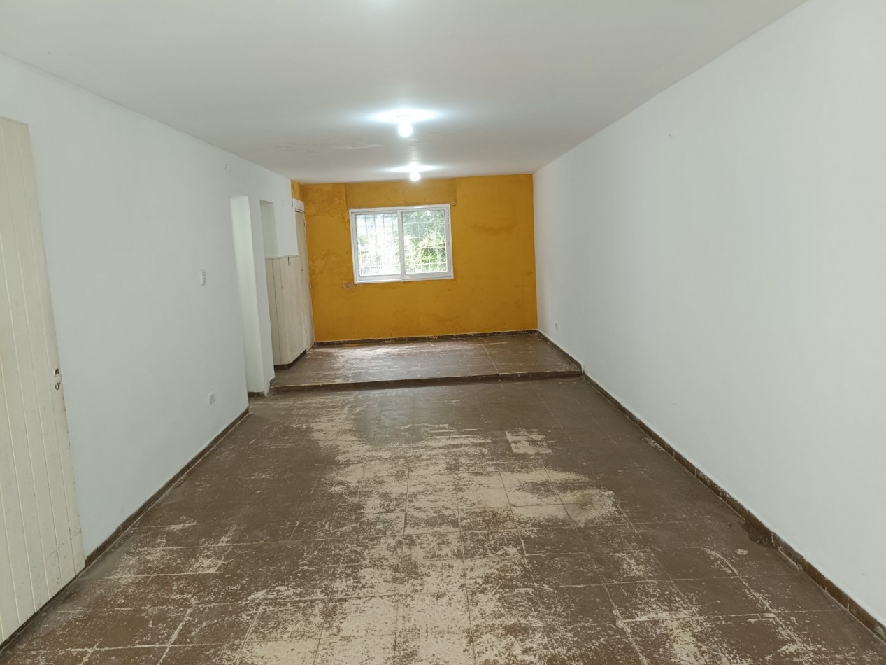 Hermosa Casas Sobre Arturo Illia 1180
