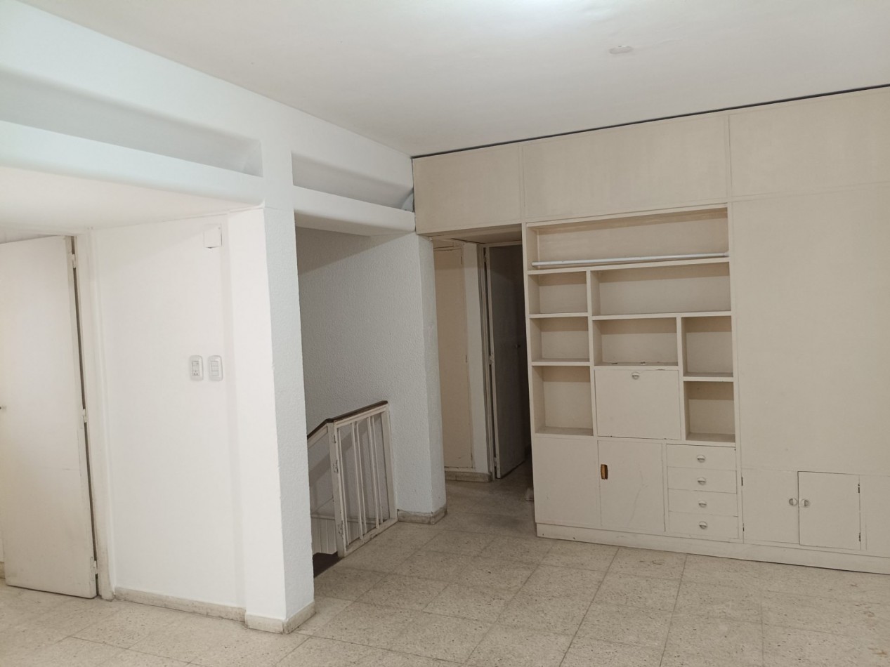 Hermosa Casas Sobre Arturo Illia 1180