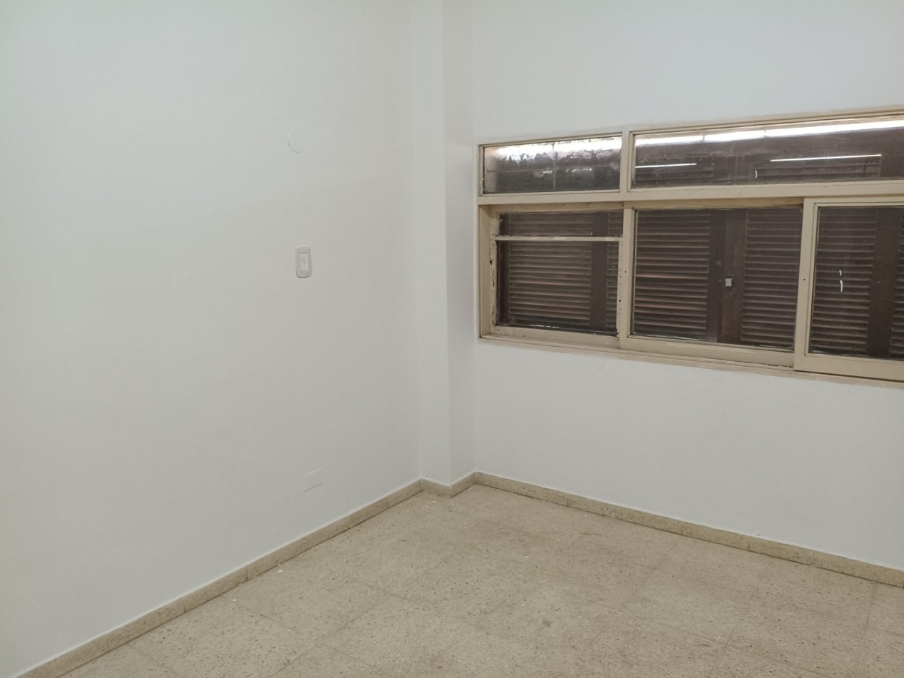 Hermosa Casas Sobre Arturo Illia 1180