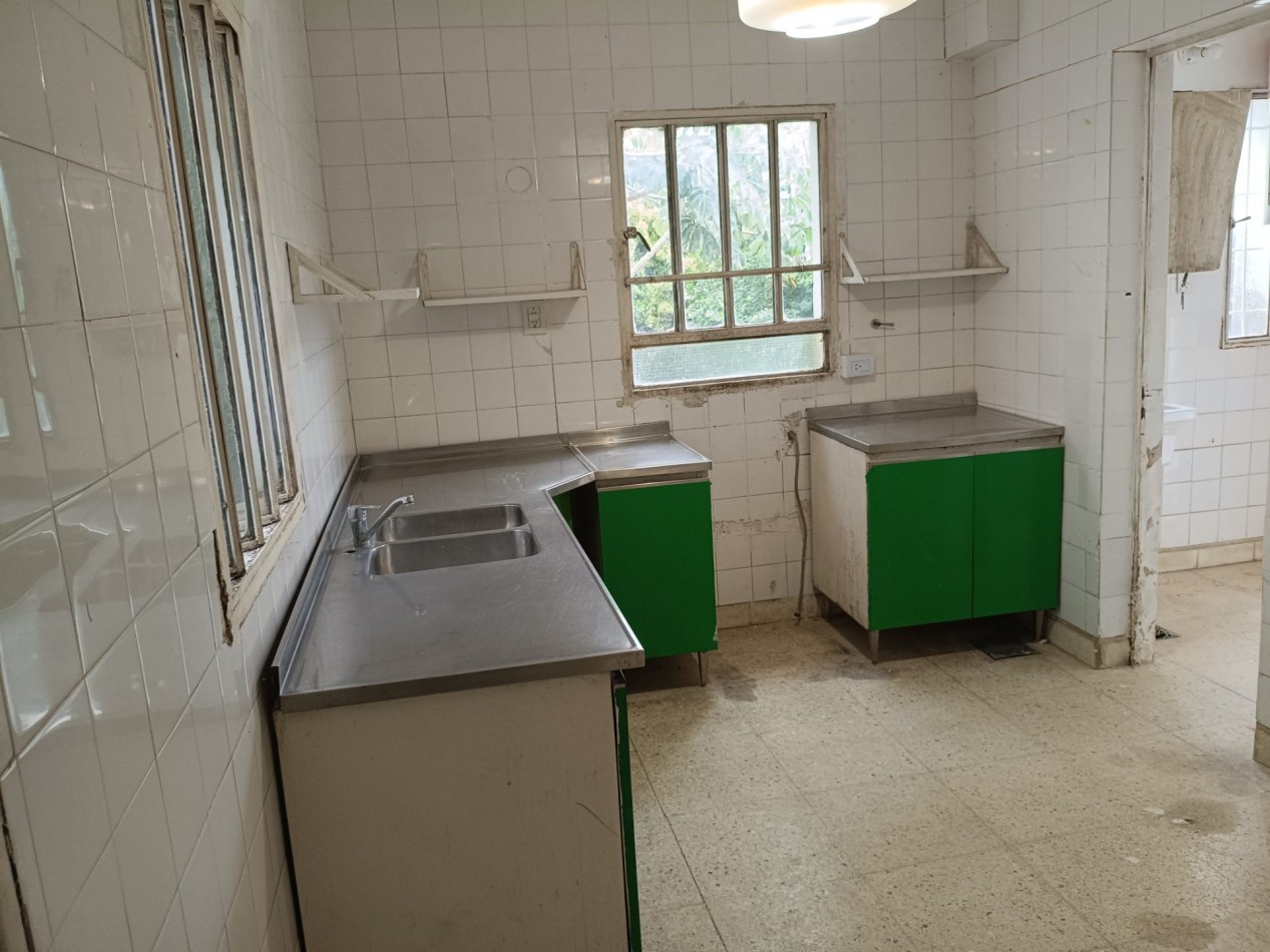 Hermosa Casas Sobre Arturo Illia 1180