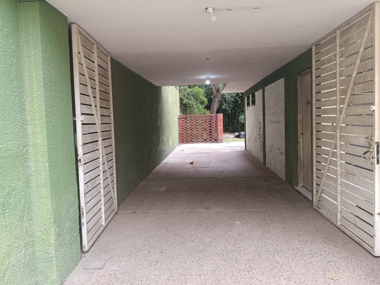 Hermosa Casas Sobre Arturo Illia 1180