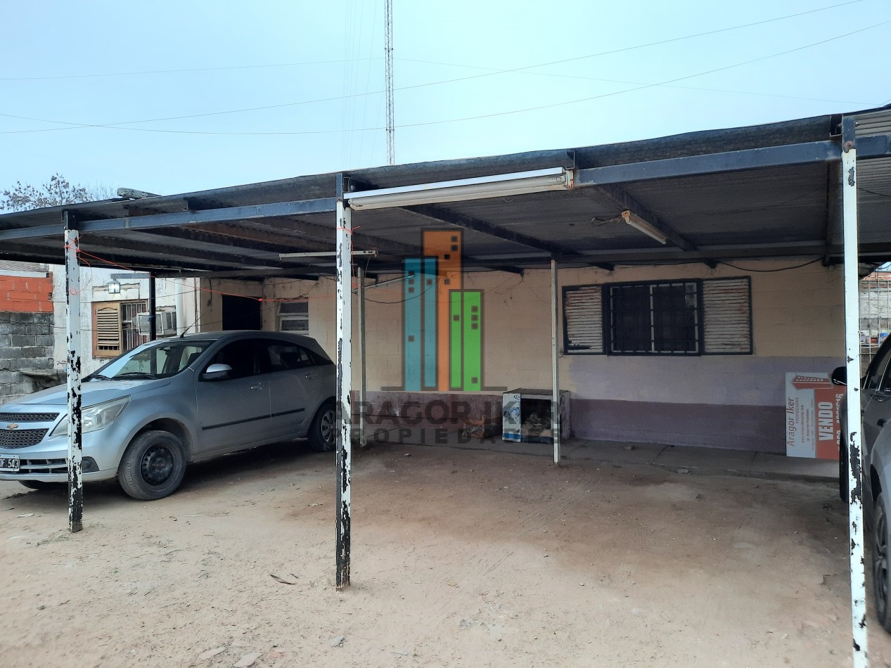 Terreno sobre esquina en B° España. con vivienda a restaurar.